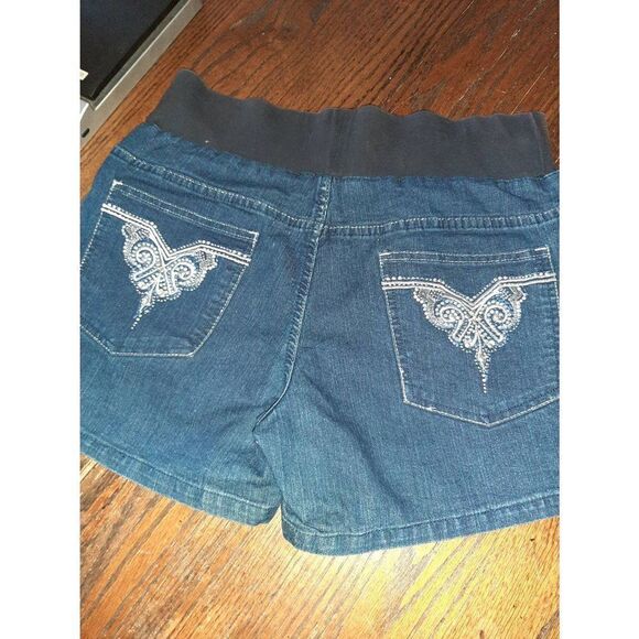 XL Maternity Karen T Blue Denim Mid Rise Blue Jean Maternity Shorts Embellished - Picture 2 of 3